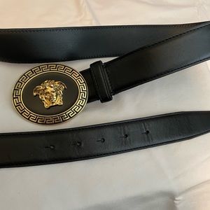 Versace Cintura Vitello Black Antique Gold Buckle Medusa Leather Belt (Genuine)